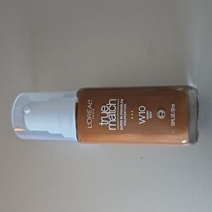 L'ORÉAL True match foundation.